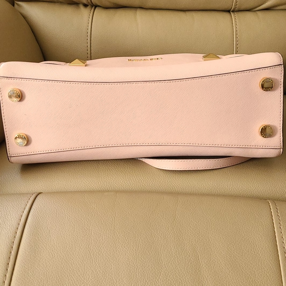 Michael Kors EUC Pink Purse - Picture 6 of 8